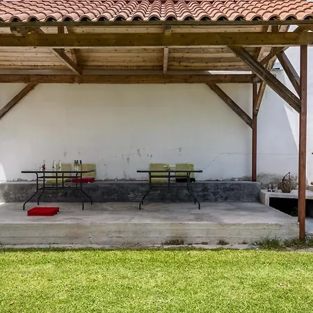 Iole Appartement Pondi